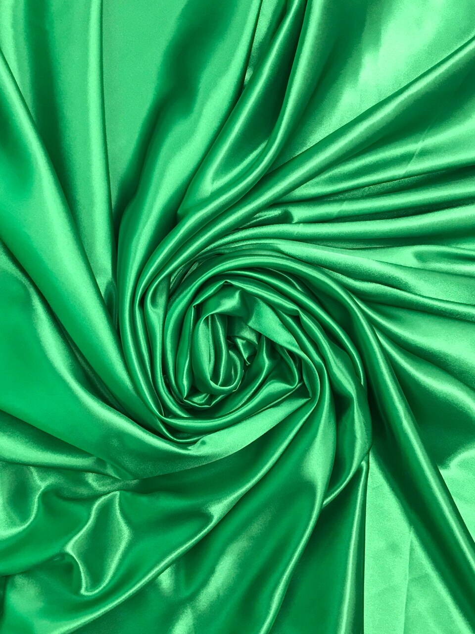 1 Yard Kelly Green Medium Sheen Satin Fabric 100% Polyester Lightweight 58″-60″ Wide